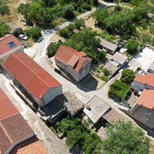 Vis, kamena kuća, 140m2, Marinje Zemlje