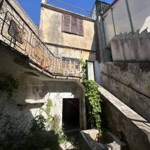 Vodice, centar, kamena kuća, 170 m², 150 m od mora