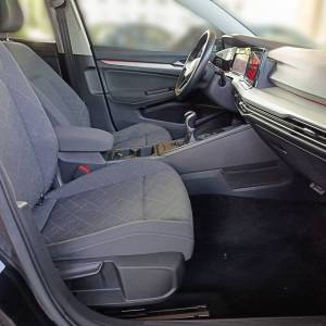 VW Golf 8 2.0 TDI LIFE - 3 godine jamstva