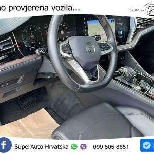 VW Touareg 3.0 TDI V6 4M Aut. Elegance 231 KS, PANO+MATRIX+ACC+GR SJED+KAM+PDC