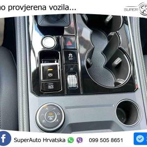 VW Touareg 3.0 TDI V6 4M Aut. Elegance 231 KS, PANO+MATRIX+ACC+GR SJED+KAM+PDC