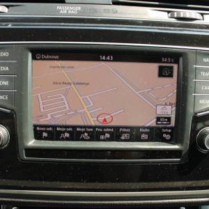 VW Touran 1.6 TDi DSG *NAVIGACIJA, KAMERA*