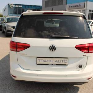 VW Touran 1.6 TDi DSG *NAVIGACIJA, KAMERA*
