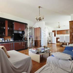 Zadar – Diklovac | Samostojeća kuća 630 m² s 4 stana, garažom i okućnicom