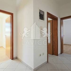 Zadar – Diklovac | Samostojeća kuća 630 m² s 4 stana, garažom i okućnicom