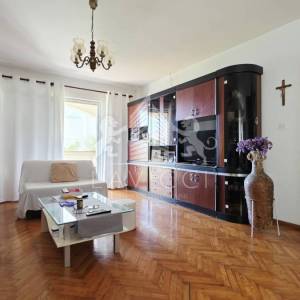 Zadar – Diklovac | Samostojeća kuća 630 m² s 4 stana, garažom i okućnicom