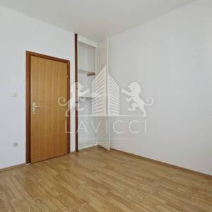 Zadar – Diklovac | Samostojeća kuća 630 m² s 4 stana, garažom i okućnicom