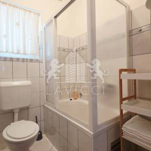 Zadar – Diklovac | Samostojeća kuća 630 m² s 4 stana, garažom i okućnicom