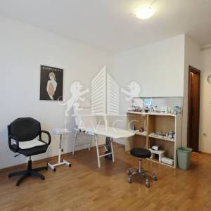 Zadar – Diklovac | Samostojeća kuća 630 m² s 4 stana, garažom i okućnicom