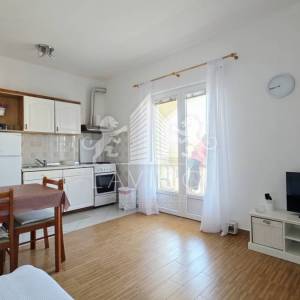 Zadar – Diklovac | Samostojeća kuća 630 m² s 4 stana, garažom i okućnicom