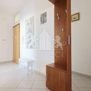 Zadar – Diklovac | Samostojeća kuća 630 m² s 4 stana, garažom i okućnicom