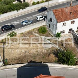 Zadar, Melada – dio dvojne kuće na građevinskoj parceli od 450 m²