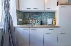 ZADAR, POLUOTOK - Objekat na Kalelargi 38 m², poslovni prostor, urbani život ili turistički najam 