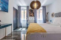 ZADAR, POLUOTOK - Objekat na Kalelargi 38 m², poslovni prostor, urbani život ili turistički najam 