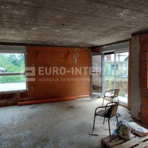 Zagreb, Gornji Bukovac, Salopekova ul., zgrada s dva stana 125 m2 ROH BAU