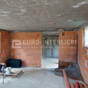Zagreb, Gornji Bukovac, Salopekova ul., zgrada s dva stana 125 m2 ROH BAU
