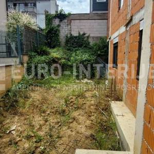 Zagreb, Gornji Bukovac, Salopekova ul., zgrada s dva stana 125 m2 ROH BAU