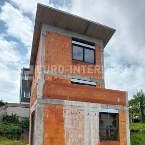 Zagreb, Gornji Bukovac, Salopekova ul., zgrada s dva stana 125 m2 ROH BAU