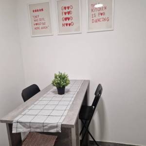 Zagreb-Kanal,adaptiran 1S stan 30m2 u prizemlju zgrade, blizina centra