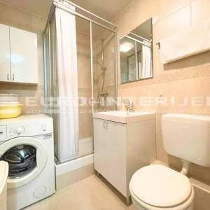 Zagreb, Malešnica, uređena garsonijera 34 m² lift ostava