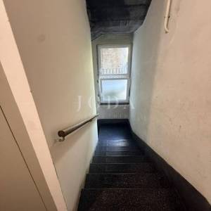 Zagreb, na odličnoj lokaciji-trosoban stan s dva balkona 77m2
