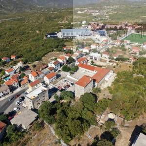 Zagvozd 1443 m2 građevinsko zemljište - strogi centar!