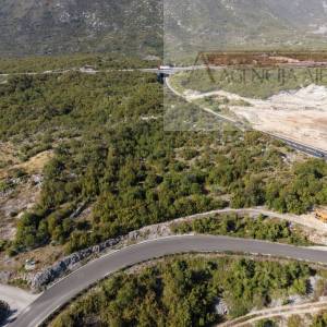 Zagvozd 8900 m2 građevinsko zemljište - TOP LOKACIJA - novo!