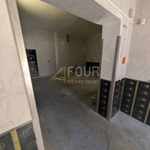Zakup, Viškovo, poslovni prostor, 30m2