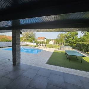 ZLATAR/EKSKLUZIVNI PRIVATNI RESORT/250 m²/1.895 m² PARCELE/BAZEN/JACUZZI