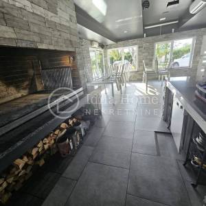 ZLATAR/EKSKLUZIVNI PRIVATNI RESORT/250 m²/1.895 m² PARCELE/BAZEN/JACUZZI