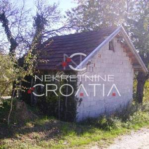 5.927 m2 sa ucrtanim objektom!