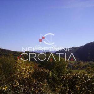 5.927 m2 sa ucrtanim objektom!