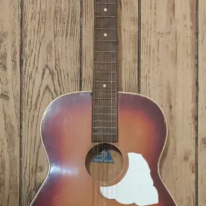 Akustična gitara Tango (Muzička naklada Zagreb) – Retro / Vintage