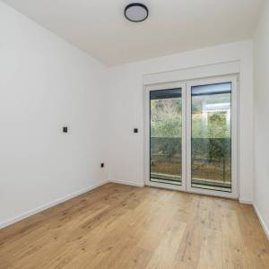 BAŠKA okolica - novogradnja, apartman s dvije spavaće sobe, terasa i dva parkirna mjesta