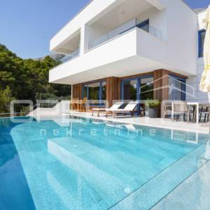 BAŠKA VODA | Luksuzna vila s 5★, SPA centrom i pogledom na more