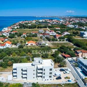 BIBINJE – Novogradnja, stan S3 s dvije spavaće sobe, dvije terase i pogledom na more!