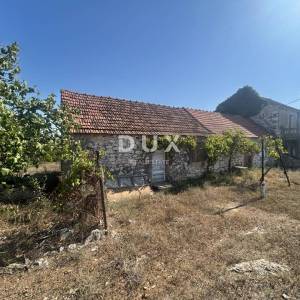 Biograd na Moru, kamena kuća za renovaciju, 122 m²