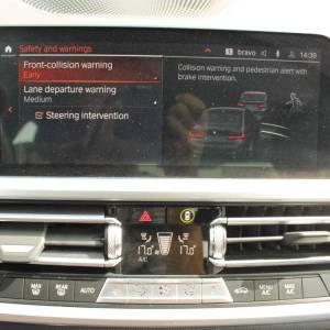 BMW serija 3 318d *NAVIGACIJA, LED*