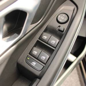 BMW serija 3 318d *NAVIGACIJA, LED*