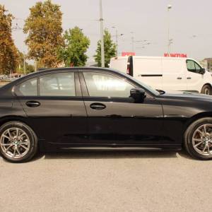 BMW serija 3 318d *NAVIGACIJA, LED*