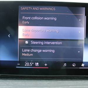 BMW serija 3 320d Xdrive ///M Paket *HEAD UP,LED,NAVIGACIJA,KAMERA 360* - nije uvoz