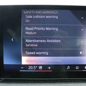BMW serija 3 320d Xdrive ///M Paket *HEAD UP,LED,NAVIGACIJA,KAMERA 360* - nije uvoz