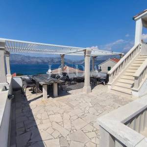 Brač kuća u Povljima