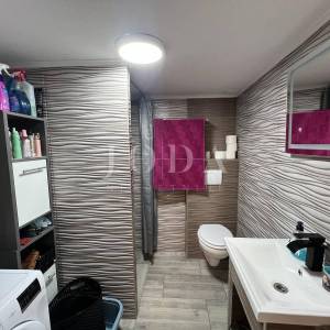 BRIBIR, kuća sa dva stana i okućnicom