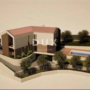 BUZET (OKOLICA) - građevinsko zemljište s pravomoćnom građevinskom dozvolom i projektom, spremno za gradnju!