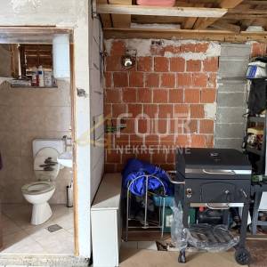 Čavle, Mavrinci, pomoćni objekt 32m2 - ROH BAU