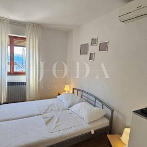 Crikvenica, kuća prvi red do mora