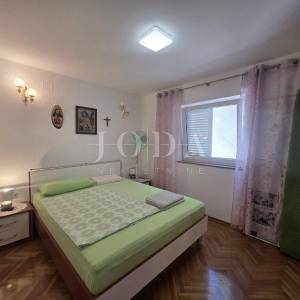 CRIKVENICA, stan u prizemlju sa pogledom na more