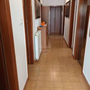 CRIKVENICA – TROSOBNI STAN U CENTRU S DVA PARKIRNA MJESTA