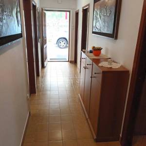 CRIKVENICA – TROSOBNI STAN U CENTRU S DVA PARKIRNA MJESTA